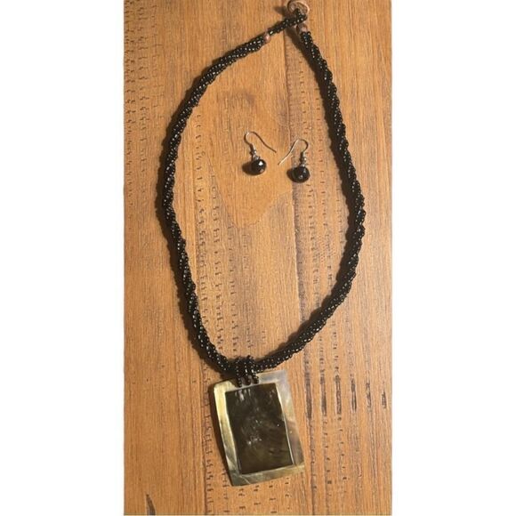 Artisan Seed Bead Shell Pendant Necklace and Black Beaded Earrings - Picture 3 of 15